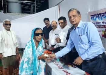 गुणवंत विद्यार्थ्यांचा गुण गौरव सोहळा, गरजू रुग्णांना चष्म्यांचे निःशुल्क वितरण, नारायण सेवा मित्र परिवाराचा स्तुत्य उपक्रम.