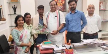 दत्तकाने घडवलेले भविष्य: अनाथांना मिळाले नवे पंख, आमदार समीर कुणावार यांनी केला हृदय सत्कार