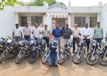 मोटर सायकल चोरी करणारा सराईत गुन्हेगार स्थानिक गुन्हे शाखेच्या जाळ्यात.