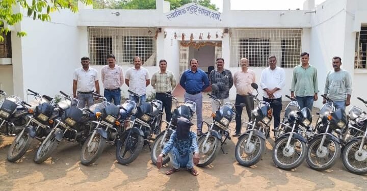 मोटर सायकल चोरी करणारा सराईत गुन्हेगार स्थानिक गुन्हे शाखेच्या जाळ्यात.