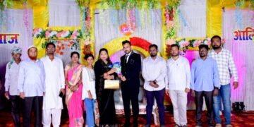 छत्तीसगड राज्यातील भोपालपटनम येथे लग्नाच्या स्वागत समारंभात राष्ट्रवादी शरद पवार गटाचे नेत्या व माजी जिल्हा परीषद अध्यक्षा श्रीमती,सौ.भाग्यश्रीताई आत्राम हलगेकर यांची उपस्थिती.