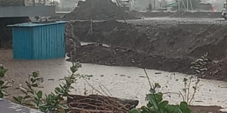 गडचांदूर: डोहे ले-आऊट मधील नागरिकांची पाण्यासाठी भटकंती; नगर परिषद व लोकप्रतिनिधींचे दुर्लक्ष!