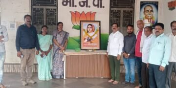 आ. समीर कुणावार यांचे जनसंपर्क कार्यालयात पुण्यश्लोक अहिल्यादेवी यांची जयंती साजरी.