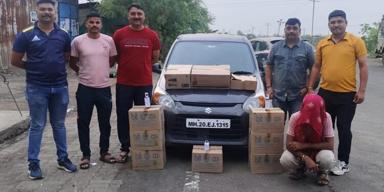 स्थानीक गुन्हे वर्धाची धडक कार्यवाही हिंगणघाट हद्दीत मांडगाव शिवारात नाकेबंदी दरम्यान 5 लाखाचा देशी विदेशी दारूचा मुद्देमाल जप्त.