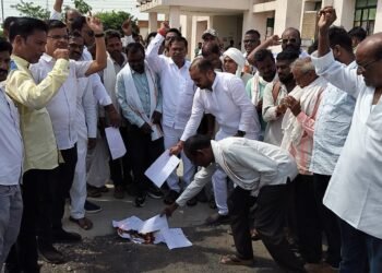 कृषी पंपसाठी डिमांड भरूनही शेतकरी वंचित;