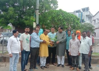 बल्लारपूर मे वृक्षारोपण एवं सत्कार कार्यक्रम संपन्न.