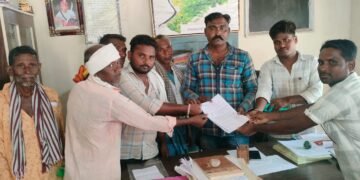 कोलपल्ली वाशीय शेतकऱ्यांची त्वरित पट्टा मिळण्याची निवेदनातून मागणी.