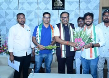 सतीश काबरा व प्रथम किसनलाल भय्या यांचे राष्ट्रवादी काँग्रेस जाहीर पणे पक्षात प्रवेश. रा. काँ. चे आमदार धर्मराव बाबा आत्राम यांनी स्वागत केले.