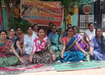 समाजसेविका संगीता ठलाल यांच्या नेतृत्वात विश्व हिंदू परिषद तालुका  मातृशक्तीच्या वतीने योग दिन साजरा.