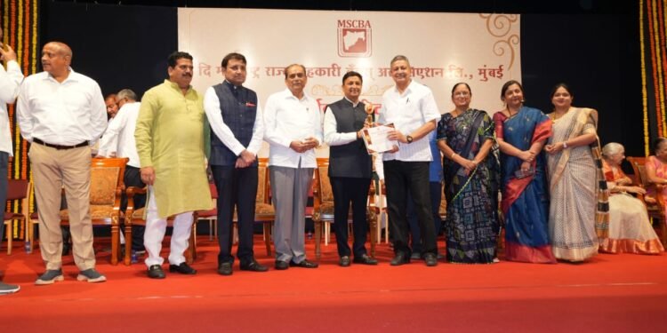 वणा नागरीक सहकारी बँकेला पद्‌मभूषण कै. वसंतदादा पाटील उत्कृष्ठ नागरी सहकारी बँक पुरस्कार दुसऱ्यांदा.