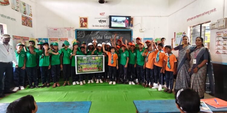 राजुरा येथील आदर्श शाळेत कारगिल विजय दिवस उत्साहात साजरा.