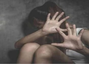 स्प्रे मारून अल्पवयीन मुलीला केलं बेशुद्ध, शेतात नेत अत्याचार अन् बांधून टाकलं; बीडमध्ये घडली खळबळजनक घटना.