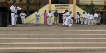 राजुरा येथील इन्फंट काँन्व्हेंट येथे विद्यार्थी सुरक्षा समितीतर्फे स्वयं रक्षणाचे धडे.