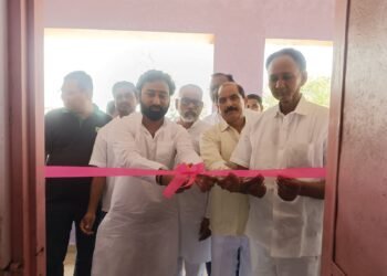 गर्भाशय कर्करोग नियंत्रण लसीकरण मोहिमेचे समुद्रपुर शहरात राष्ट्रवादीचे अतुल वांदिले यांच्या हस्ते शुभारंभ.