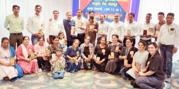 25 वर्षांनी एकत्र आले राजुरा झेडपीतील विध्यार्थी: स्नेहमिलन सोहळ्यात दिला जुन्या आठवणींना उजाळा.