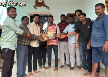 एटापल्ली तालुक्यातील आदिवासी समाजातील रोहित दुर्वा याची MBBS करीता निवड झाल्याने गौरवपूर्ण सत्कार.