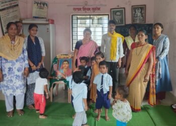 धुरखेडा येथे अंगणवाडी सेविका व गावकऱ्यांच्या माध्यमातून अंगणवाडी मध्ये स्तनपान कार्यक्रम संपन्न.