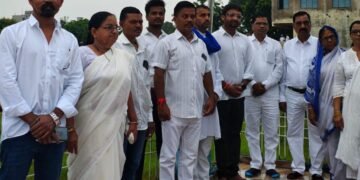 डॉ.बाबासाहेब आंबेडकर पदस्पर्श दिक्षाभूमी देसाईगंज येथे स्वातंत्र्य दिन उत्साहात साजरा.