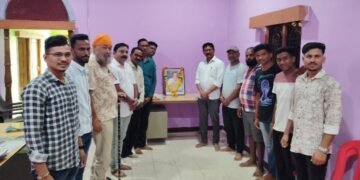 राजुरा काँग्रेसच्या वतीने स्वर्गीय राजीव गांधी यांना जयंतीनिमित्त करण्यात आले अभिवादन.