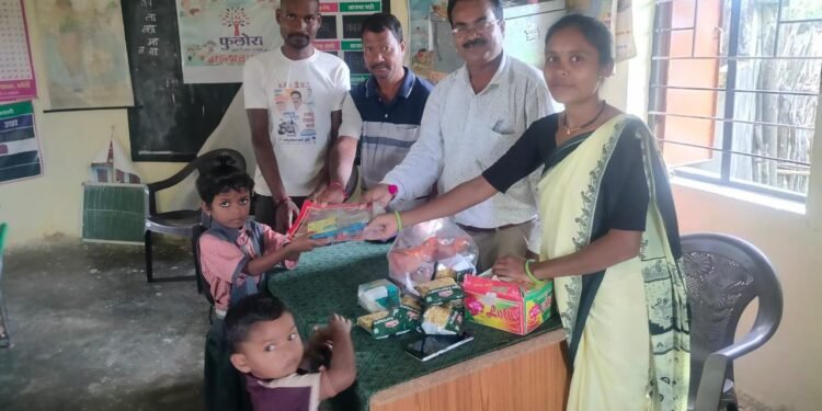 जान्हवी प्रविण चन्नावार चा वाढदिवस शैक्षणिक साहित्य वाटप करून साजरा.