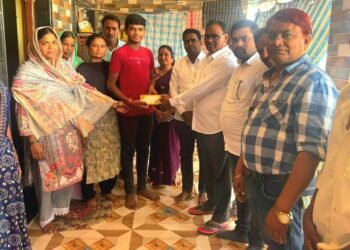 दुर्धर आजाराने ग्रासलेल्या सुमितला गडचांदूर काँग्रेस कडून मोलाची मदत.