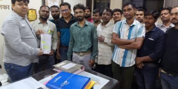 अनुकंपा नियुक्ती बाबत अनुकंपा धारकांनी चंद्रपूर शहर महानगर पालिका आयुक्त यांना दिले निवेदन.