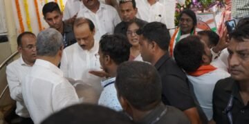 घरपट्टेसाठी सामाजिक कार्यकर्ता विकी वाघमारे यांचे उपमुख्यमंत्री अजित पवार यांच्याकडे साकडे.