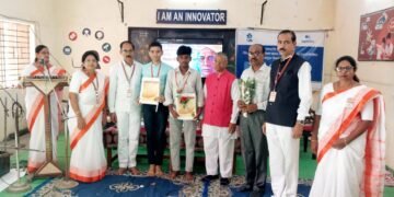 शिक्षक दिना निमित्य गुणवंत विद्यार्थ्याचा सत्कार, राष्ट्र उभारणीत शिक्षकांचे योगदान मोठे: संजय देशपांडे