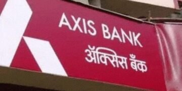 इन्फंट काँन्व्हेंट राजुराच्या विद्यार्थ्यांची ॲक्सिस बँकेला शैक्षणिक भेट.