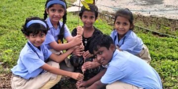 राजुरा: ओवी बेले यांनी सातव्या वाढदिवसाला केले सात झाडांचे वृक्षारोपण.