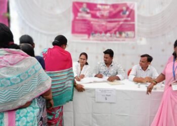 स्वस्थ नारी सशक्त नारी अभियानांतर्गत बुरकोणी येथे महिलांकरीता आरोग्य शिबिर संपन्न.