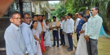 गडचिरोली जिल्ह्यातील शोषित वंचितांच्या,न्याय हक्कासाठी  लढणारे. वकील बोधीजी रामटेके यांचा राष्ट्रीय मानवाधिकार संघटनेच्या वतीने सन्मान.