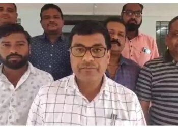 राज्य सरकारने गडचिरोली जिल्ह्यातील बंगाली समाजाच्या जमिनी वर्ग एक करण्यासाठी सरकारनी त्वरित पावले उचलावी.अन्यता जनआंदोलन उभारणार.