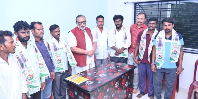 सिरोंचात अजितदादा पवार गटात नवीन कार्यकर्ताच्या पक्ष प्रवेश.