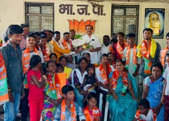 आ.कुणावार यांचे नेतृत्व मान्य करीत माता मंदिर वॉर्ड बिरसा मुंडानगर मधील कार्यकर्त्यांचा भाजपात प्रवेश.