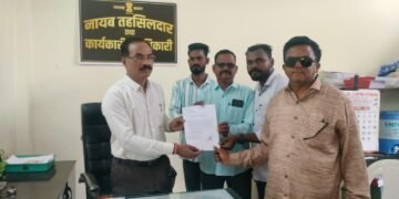 जन्म प्रमाणपत्रासाठी जाहिरात अट रद्द करा.-उपसरपंच संजय अलोने यांची तहसीलदारांना निवेदनातून मागणी.