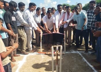 प्रतिस्पर्धी खेळाडूच्या मनात धडकी भरेल असे काम करून मैदान गाजविलेच पाहिजे : काँग्रेसनेते कंकडालवार.