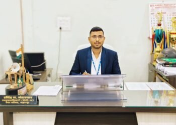 अडचणींवर मात करून भटक्या जमाती प्रवर्गातून राज्यात प्रथम  रविंद्र भंडारवार यांची सहायक आयुक्त समाजकल्याण गट अ पदावर निवड.