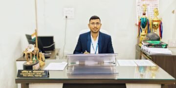 अडचणींवर मात करून भटक्या जमाती प्रवर्गातून राज्यात प्रथम  रविंद्र भंडारवार यांची सहायक आयुक्त समाजकल्याण गट अ पदावर निवड.