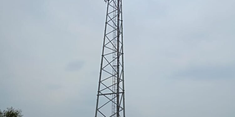 राजाराम (खां) येथील बी. एस. एन.एल. व जिओ टॉवर च्या अनेक समस्या. तात्काळ दुरुस्ती करण्याची मागणी.