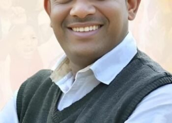 गडचिरोली जिल्ह्यातील आदर्श नेता कसा असावा याचे जिवंत, प्रेरणादायी आणि ऋषितुल्य उदाहरण म्हणजे माजी जिल्हापरिषद अध्यक्ष अजयभाऊ कंकडालवार.