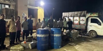 बनावट देशी दारु तयार करण्याच्या कारखान्याच्या साहित्यासह अवैध मद्यसाठा गडचिरोली पोलीसांनी केला जप्त.