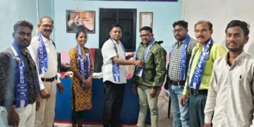 आजाद समाज पार्टी मध्ये धानोरा येथील युवा कार्यकर्ते किशोर उसेंडी व ग्रा. प. सदस्या वनिता केजू उसेंडी यांचा पक्ष प्रवेश.