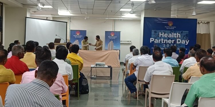 बाल दिवस निमित्त शांतीलाल संघवी आय इन्स्टिट्यूट तर्फे “वर्ष २०२५ – हेल्थ पार्टनर डे” उत्साहात साजरा.