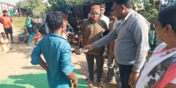 माजी जि. पं. अध्यक्ष अजय कंकडालवार यांनी किष्ठापूर(वेल)येथील नैताम परिवाराचे भेट घेऊन सांत्वन केले.