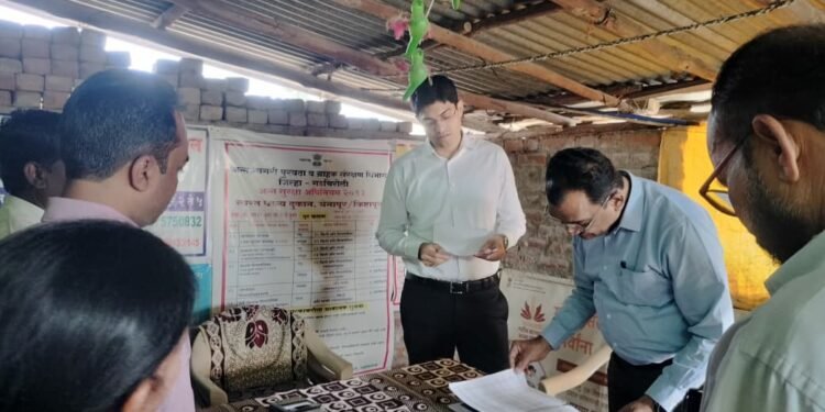 रास्त भाव दुकानांतून १०० टक्के धान्यवाटप व्हावे  जिल्हाधिकारी अविश्यांत पंडा यांचे निर्देश.