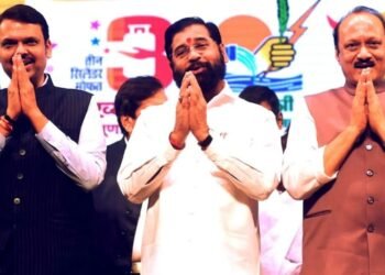 नागपूर हिवाळी अधिवेशनात फडणवीस शिंदे पवार यांनी विरोधकांना केलं चित: विरोधकांवर ओढवली लाजिरवाणी नामुष्की.