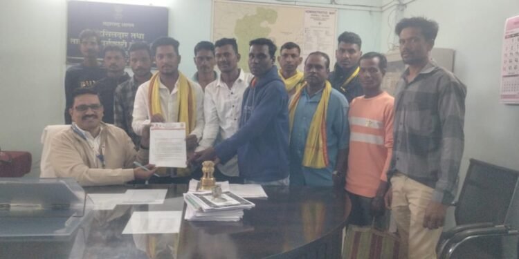 शेतकऱ्यांवरील अन्याय थांबवा; ई-पीक तांत्रिक त्रुटींवर तत्काळ उपाय योजना करावी शिवसेनेची मागणी.