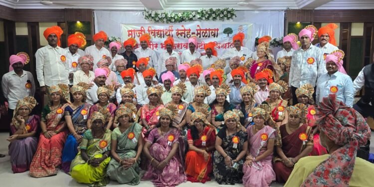 कर्मवीर भाऊराव पाटील विद्यालय पळसो बढे येथील १९९७-९८ दहावीच्या माजी विद्यार्थ्यांचा २७ वर्षांनी स्नेहमेळावा’ उत्साहात संपन्न.