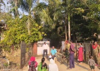 पीएम श्री शाळेमार्फत झालेल्या अंगणवाडी शिक्षिका पदभरतीविरोधात जारावंडी ग्रामपंचायतसमोर उपोषण सुरूच.